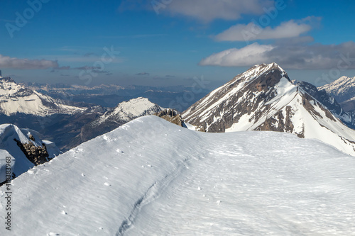 Montagne de Faraut , Paysage du Massif du Dévoluy en hiver , Hautes-Alpes , France photo