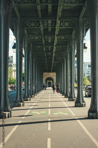 Bir Hakeim bridge, Paris, France © Yevheniia