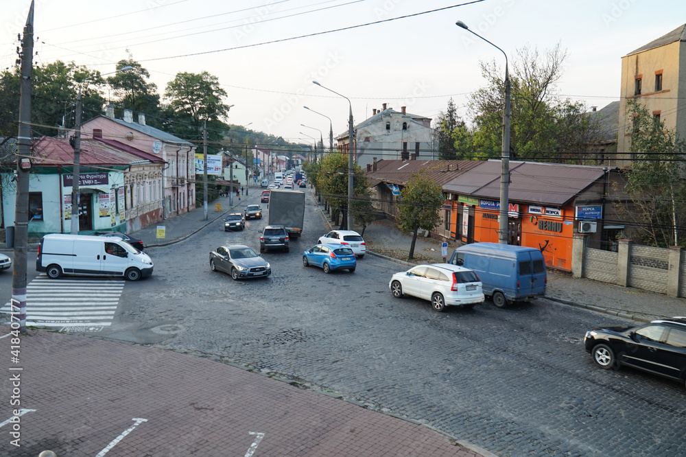 Streets of the city of Chernivtsi at rush hour.