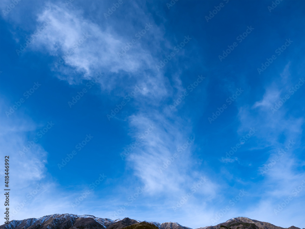 冬の青空と巻雲