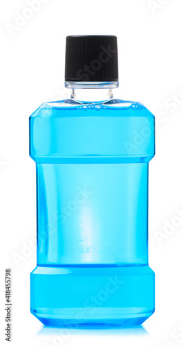 Fotografía water mouthwash isolate on white background