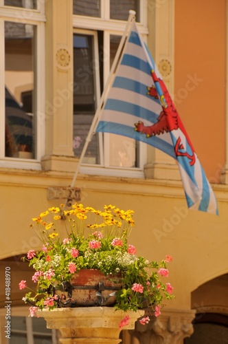 Fahne am Gebäude in Echternach