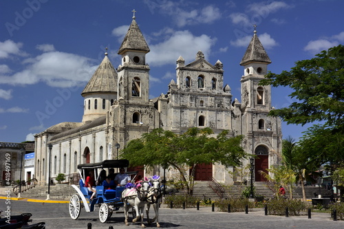 Paisajes y rincones de la antigua ciudad colonial de Granada, a orillas del lago Cocibolca, en el oeste de Nicaragua photo