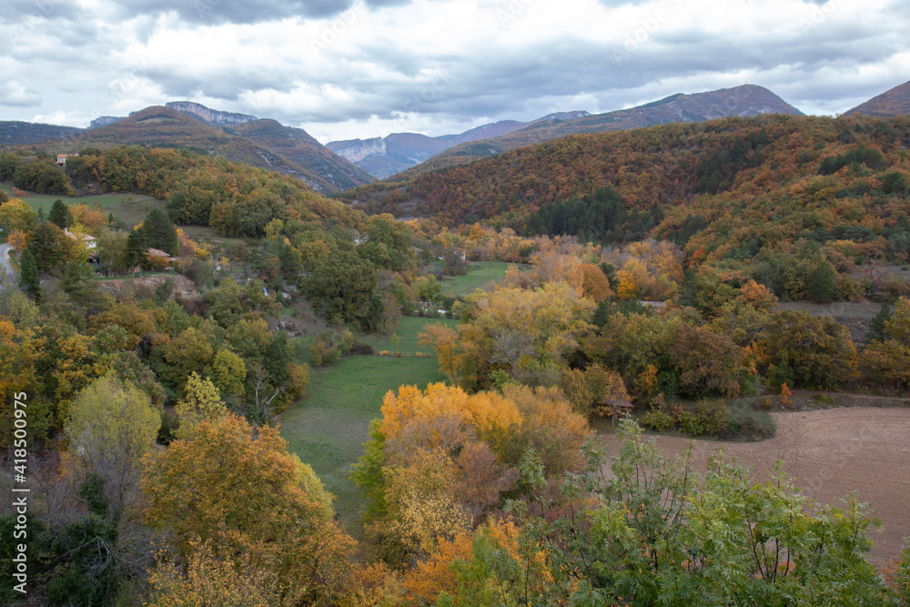 Paysage de la Drôme en automne