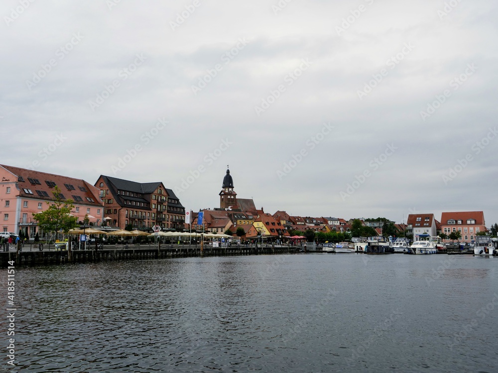 Panoramablick auf die Stadt Waren an der Müritz in Mecklenburg-Vorpommern Panoramablick auf die Stadt Waren an der Müritz in Mecklenburg-Vorpommern