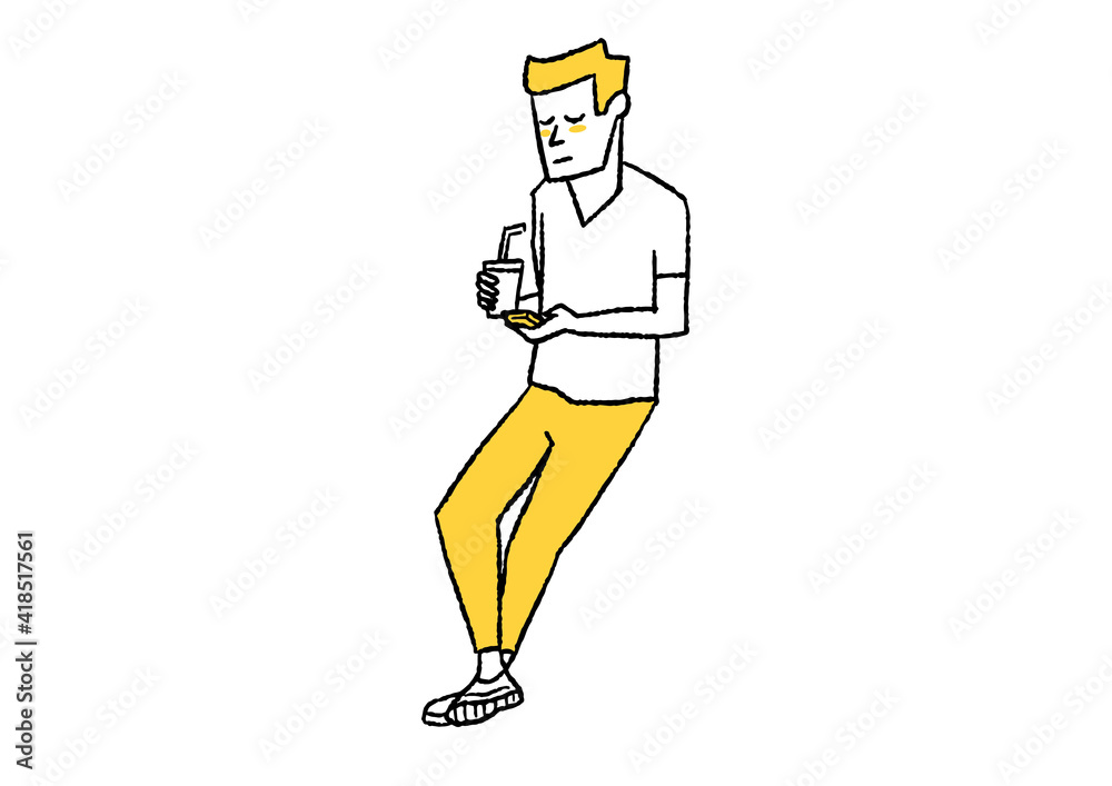 カフェでスマホを見ながらコーヒーを飲む男性 カフェでスマホを見ながらコーヒーを飲む男性