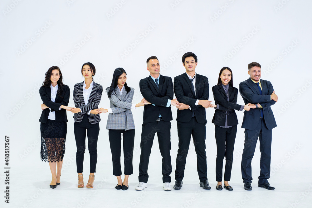 Obraz premium Full picture of professional staff The handshake represents the concept of cooperation in Office.