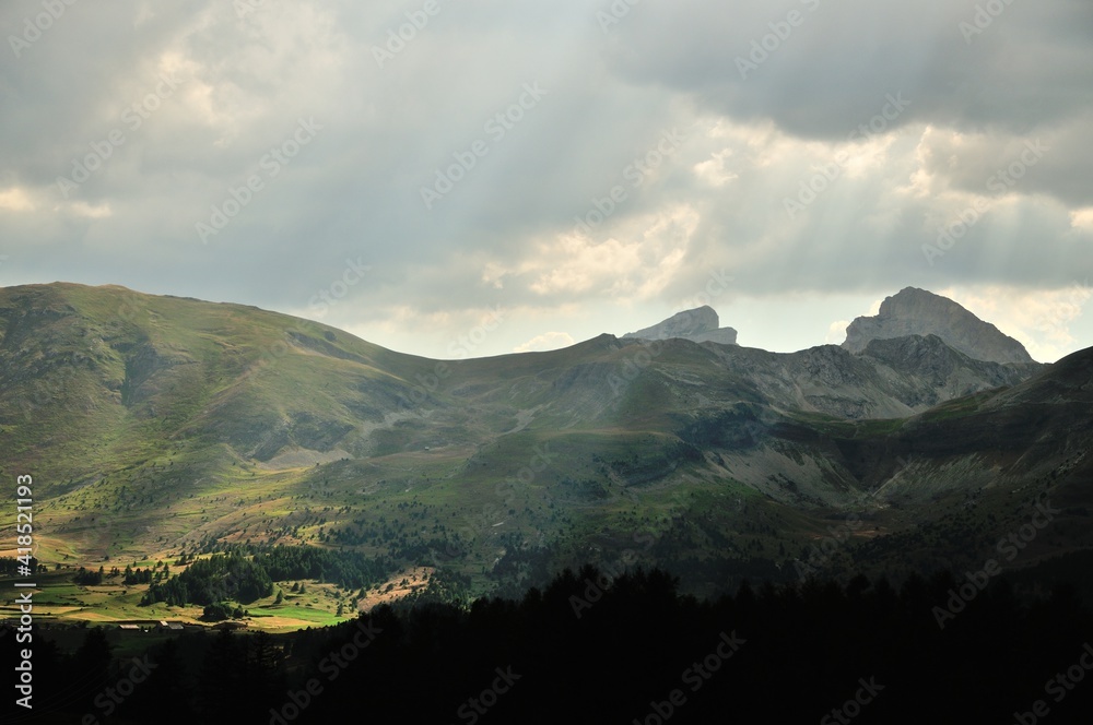 Fototapeta premium La Joue du Loup, Dévoluy massif, Hautes-Alpes, France