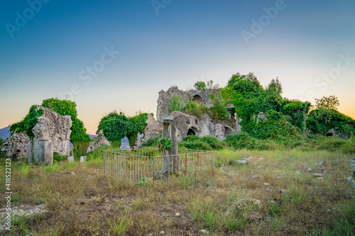 Obraz na płótnie Old Abbey of Monte Cassino, Italy - monastery in the evening sun w salonie
