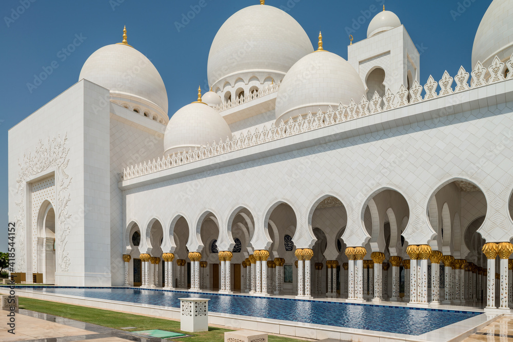 ..Scheich-Zayid-Moschee in Abu Dhabi..