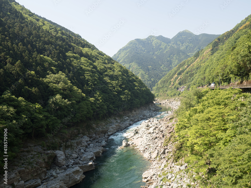 Río Yoshino, en el Valle de Iya, isla de Shikoku, Japón