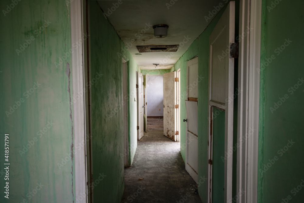 abandoned buildings in the mojave desert