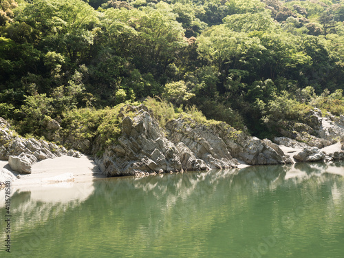 Navegando por la garganta Oboke, en el Valle de Iya, Shikoku, Japón photo