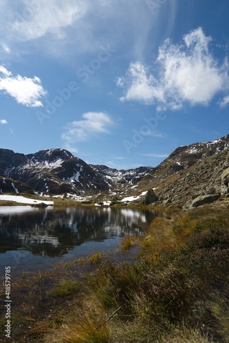 Fototapeta Naklejka Na Ścianę i Meble -  Great lake of the Aragonese Pyrenees