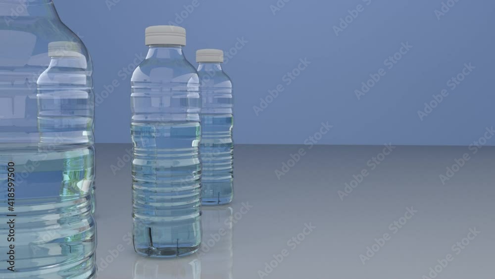 agua embotellada. Botellas plásticas transparentes