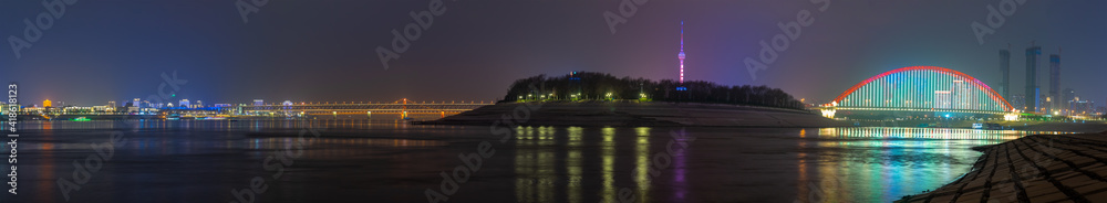 Fototapeta premium Wuhan city skyline scenery in Wuahn, Hubei, China