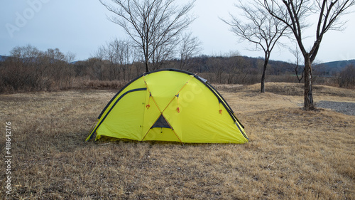 캠핑 노란색 텐트 풍경(Camping yellow tent landscape)