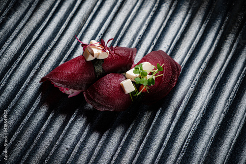 Obraz na płótnie nigiri with beetroot and micro greens