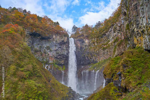 秋の奥日光 観爆台から見た華厳の滝