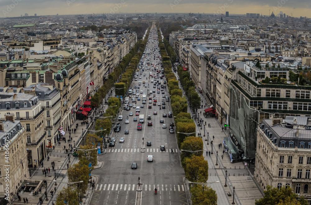 Foto de Avenue des ChampsÉlysées is a prestigious avenue in Paris
