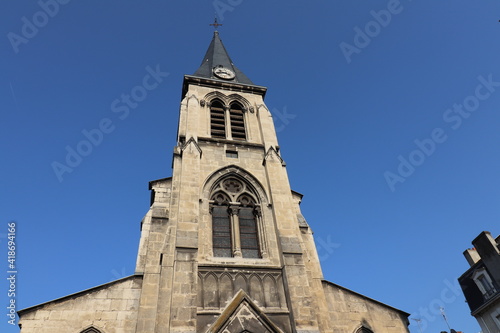 L'église catholique Saint François, vue de l'extérieur, ville de Annonay, département de l'Ardèche, France