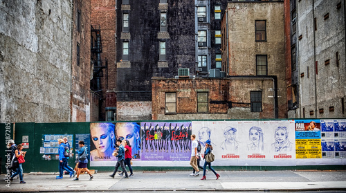 Photography Manhattan street scene. The Americans on the streets of New York.