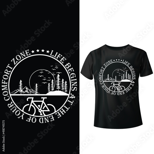 Life begins at the end of your comfort zoneLife begins at the end of your comfort zone. T-shirt 