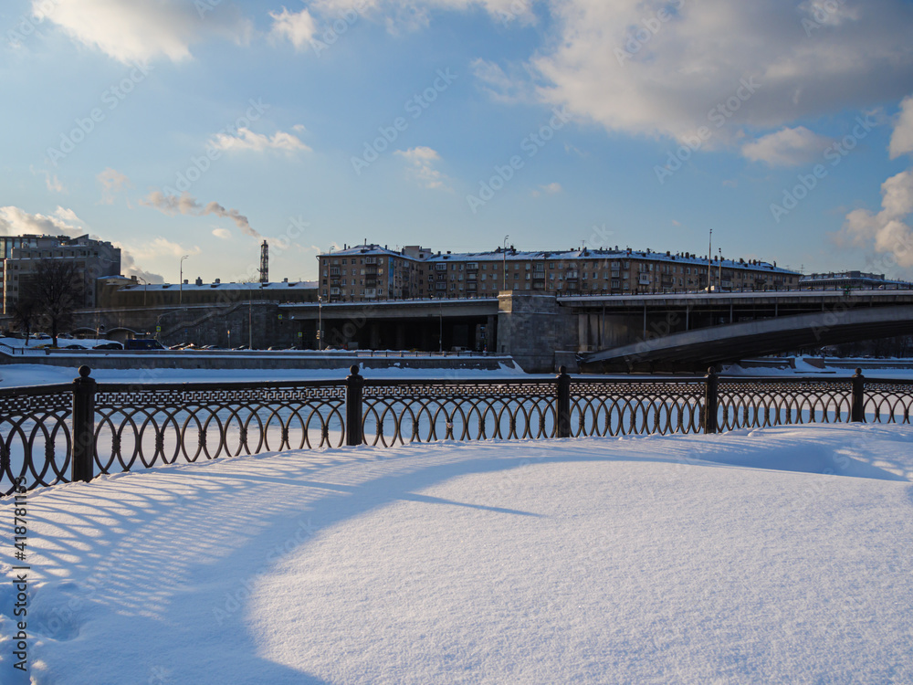 Bridge over Moscow river and embankment: the fresh snow