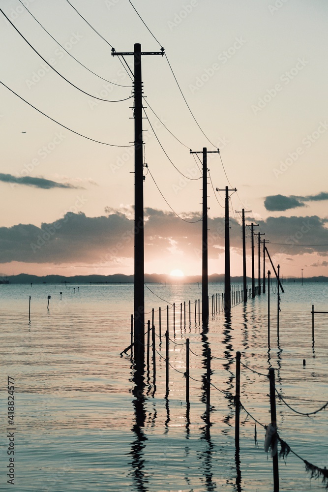 海中電柱