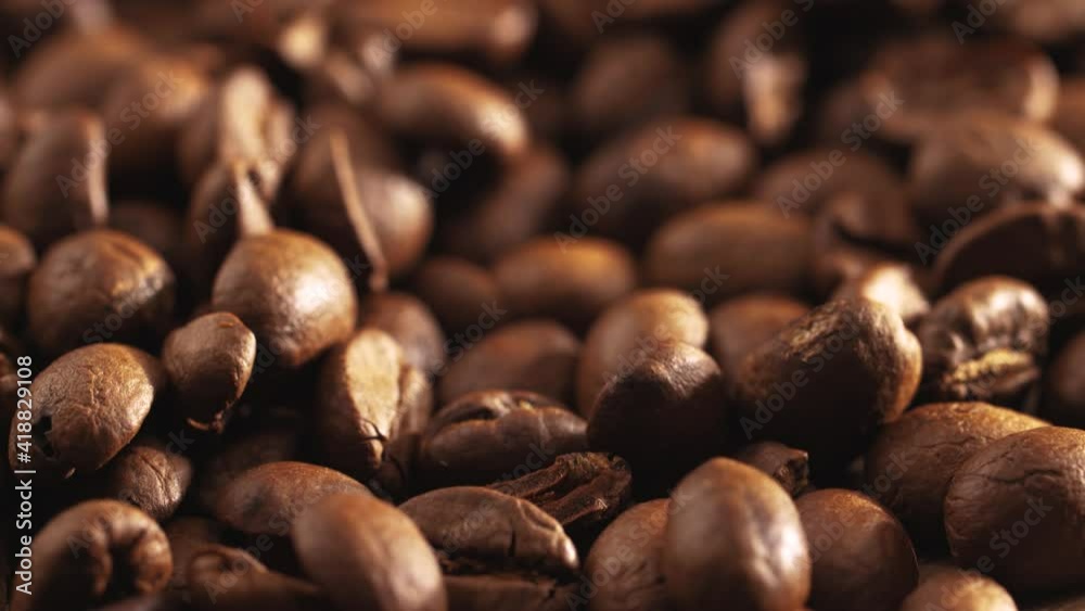 Coffee beans on the table macro plan Coffee beans on the table macro plan