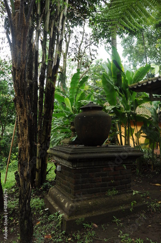 This old barrel, which is used to store water and is often visited by foreign tourists, is very well known in the province of East Java.