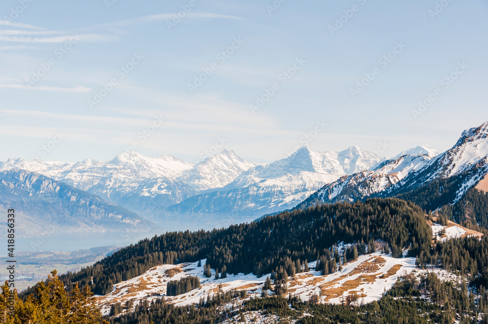 Gantrisch, Berner Oberland, Berner Alpen, Thunersee, Eiger, Mönch, Jungfrau, Fribourg, Schweizer Alpen, Aussichtspunkt, Wanderweg, Frühling, Schweiz