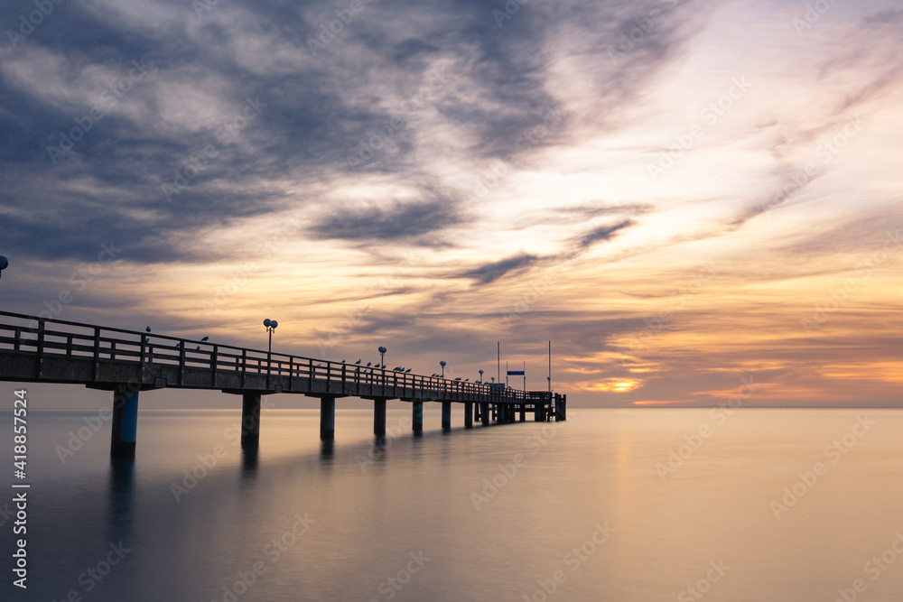 Stimmungsvoller Sonnenaufgang in der Lübecker Bucht