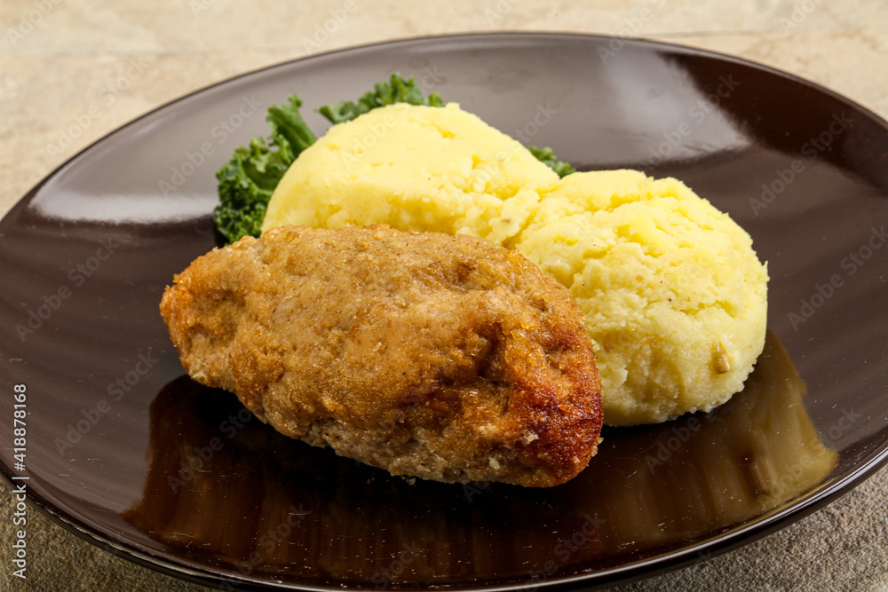 Crispy chicken cutlet with mashed potato Crispy chicken cutlet with mashed potato