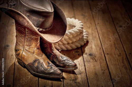 Foto Country music festival live concert or rodeo with cowboy hat and boots