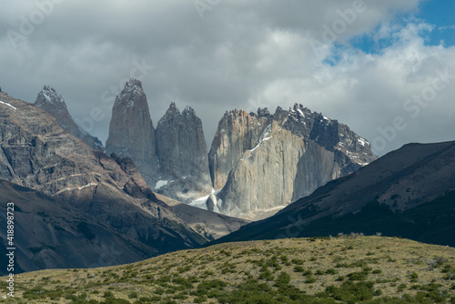 Parque Nacional de Torres del Paine na Patagônia chilena. Um dos locais mais procurados para fotógrafos de paisagem. photo