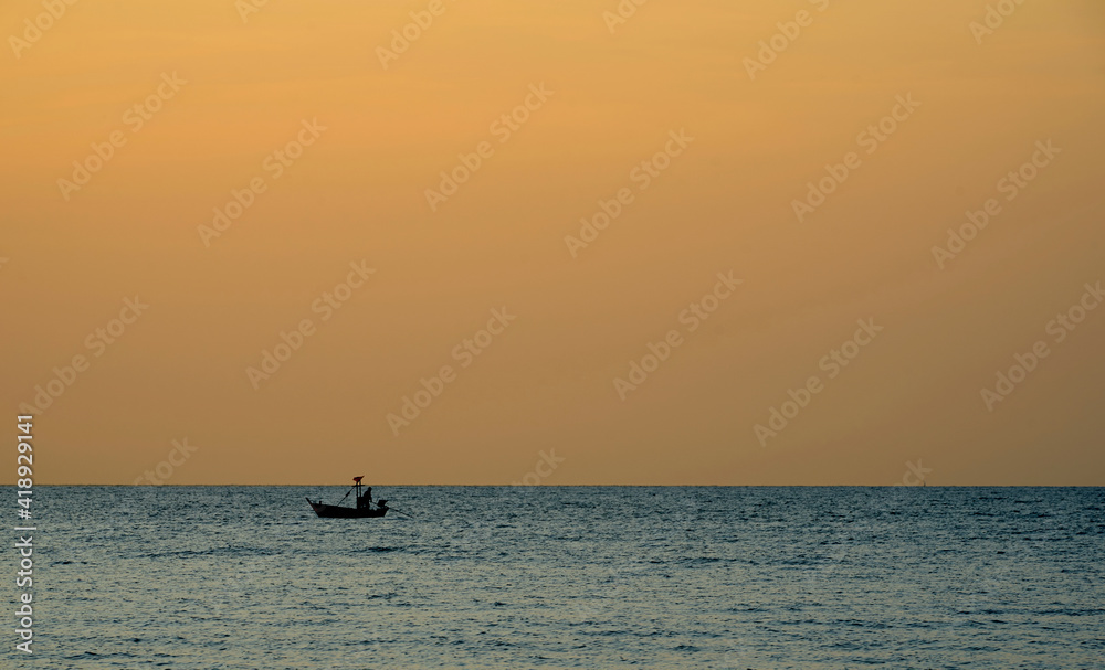 Fototapeta premium sun set at sea