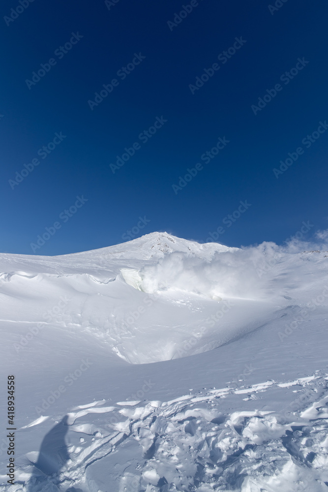 北海道　大雪山旭岳の冬の風景