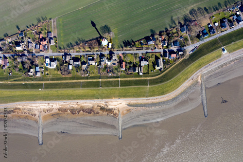 Wallpaper Mural Panorama Luftaufnahme vom Elbstrand bei Kollmar mit Leuchtturm Steindeich, Schleswig Holstein, Deutschland Torontodigital.ca