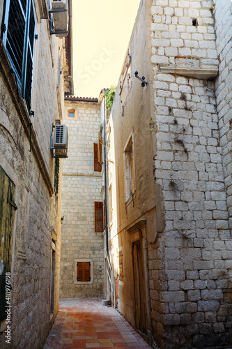 Fototapeta Naklejka Na Ścianę i Meble -  Old city. Kotor. Montenegro