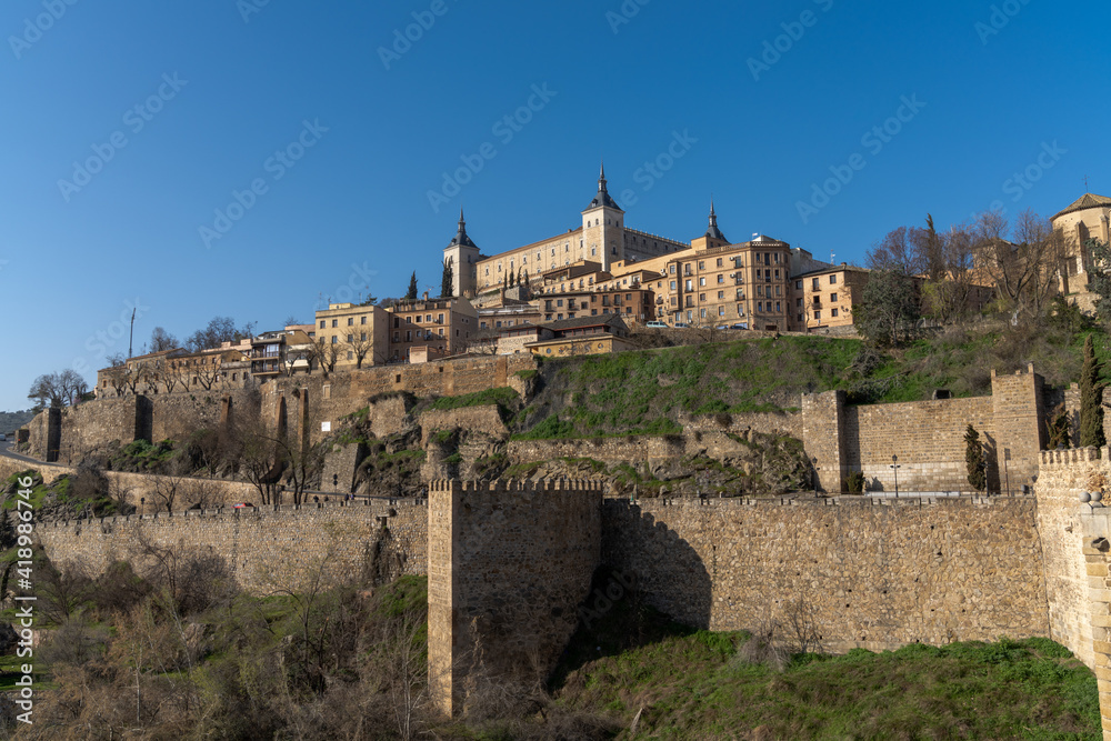 Obraz premium the historic Spanish city of Toledo on the Tagus River