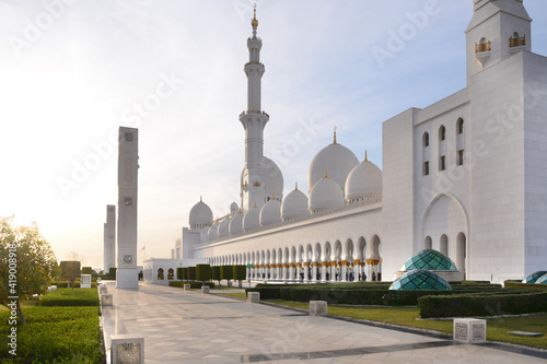 Sheikh Zayed Mosque against the evening sky