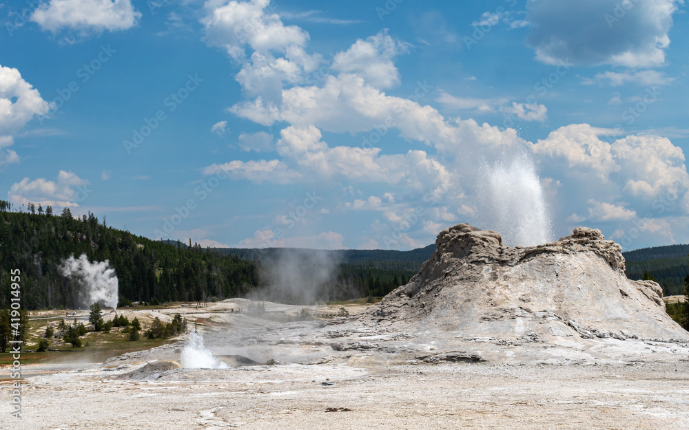 The amazing natural beauty of Yellowstone National Park.