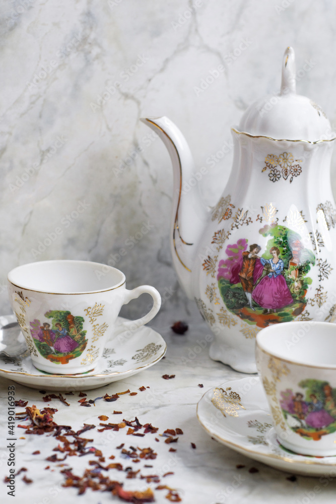 Fototapeta premium Retro-vintage porcelain tea sets
