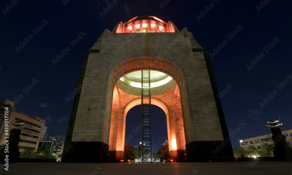 Fototapeta premium MONUMENTO A LA REVOLUCION