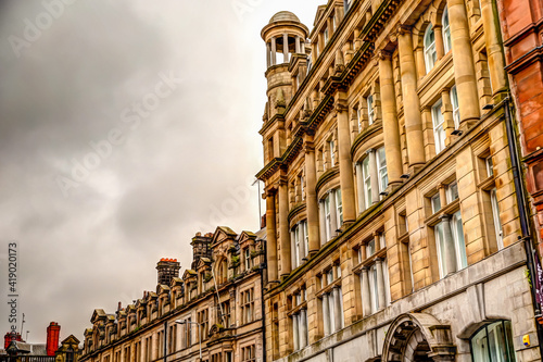 Bilde på lerret Buildings and streetside scenery in Liverpool UK around Matthew Street