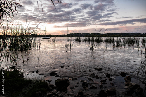 Watt am Fluss abends