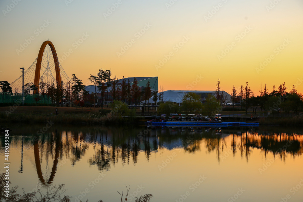 Obraz premium 오후 해질녘 보이는 아름다운 풍경 Beautiful scenery seen at sunset in the afternoon