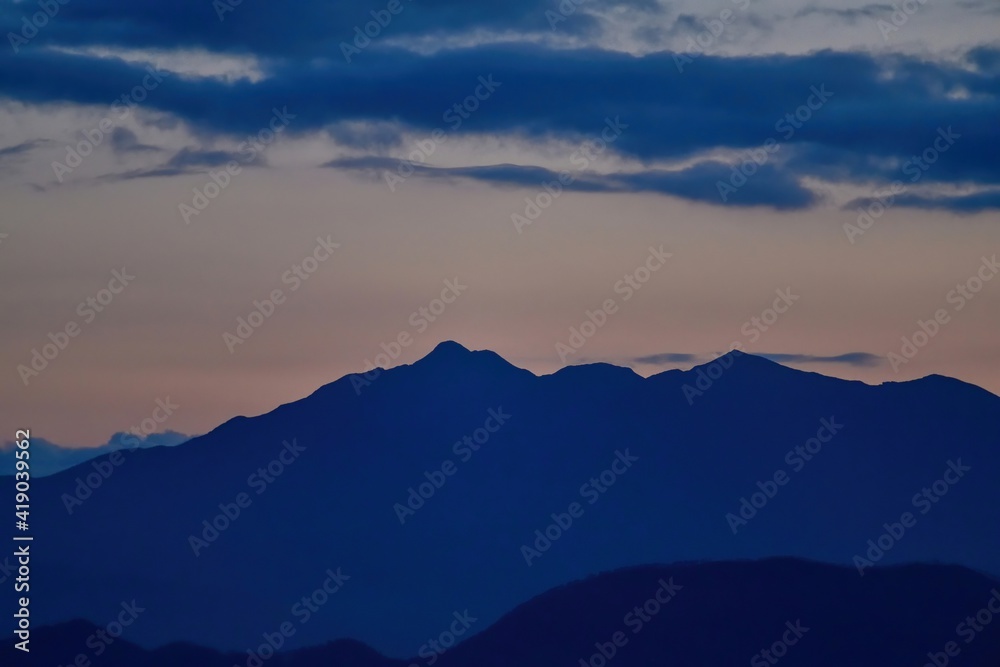 夜明け前の摩周岳の情景＠北海道