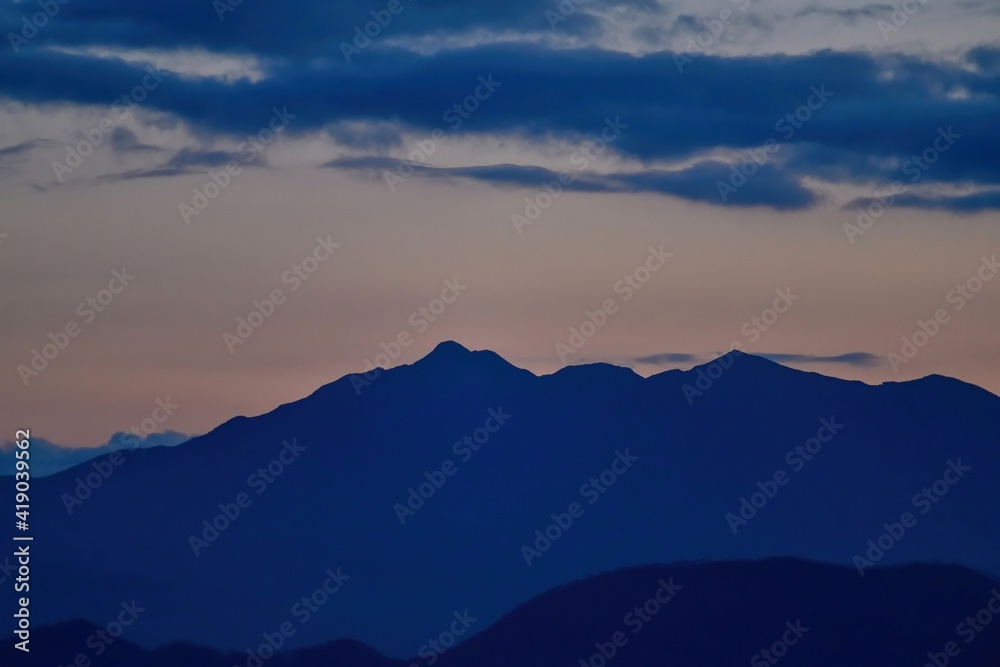 夜明け前の摩周岳の情景@北海道 夜明け前の摩周岳の情景@北海道